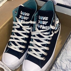 LOVE YOUR MOTHER ;converse! Barely worn size 9